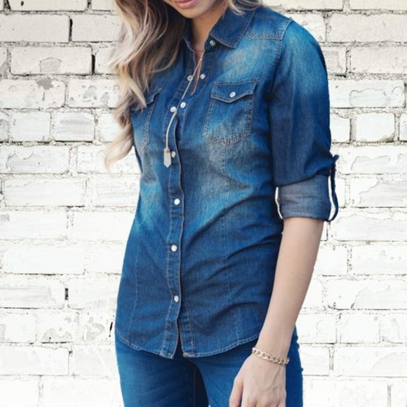 INSO Tops - NIB INSO active wear Denim snap button shirt L